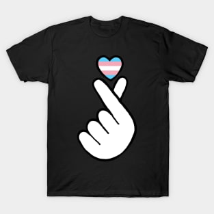 heart fingers - trans T-Shirt